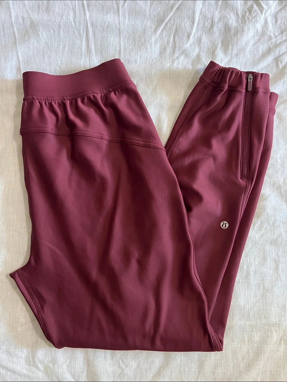 Lululemon Women's Joggers $138 Fleece Tech Lined Merlot Burgundy Size 8